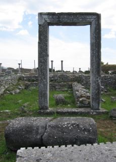 <p>The archaeological site at ancient Philippi (photo courtesy Eric McLeod).</p>