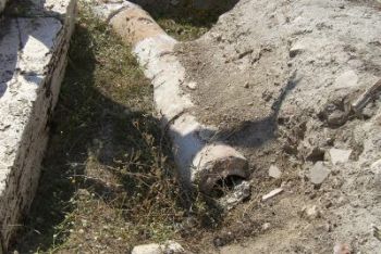 <p>Remains of a water pipe in Laodicea (photo by David Treybig).</p>