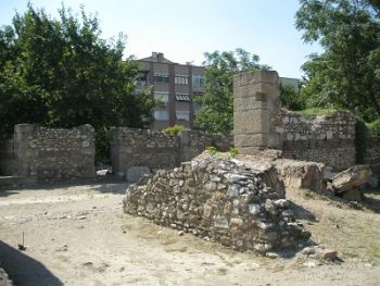 <p>Little can be seen of the ancient ruins of Thyatira (photo by Joel Meeker).</p>