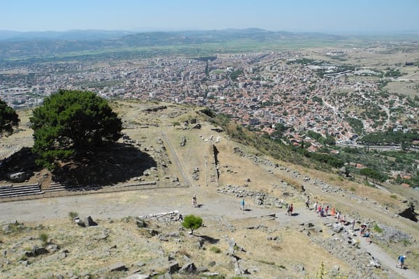 <p>The foundation of the altar of Zeus, the vestiges of which&nbsp;were taken to Berlin in the 1800s (photo by Joel Meeker).</p>