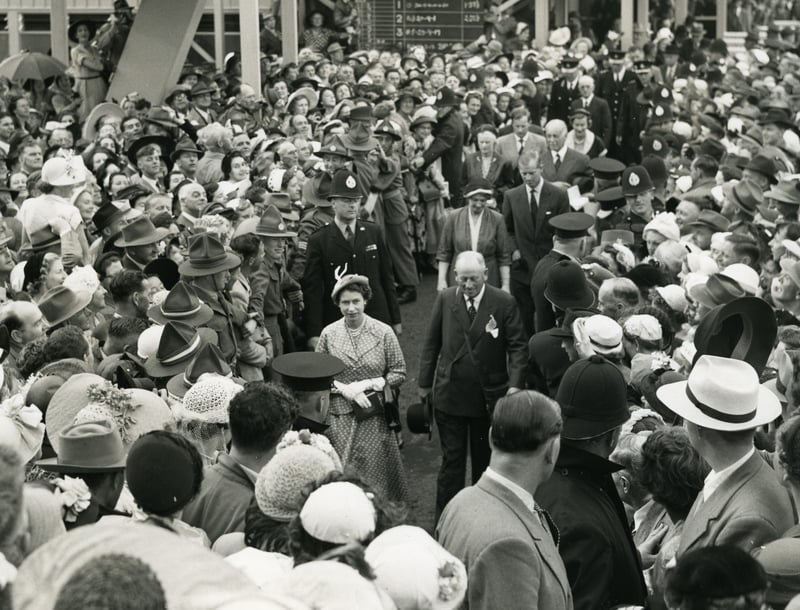 Elizabeth II on royal trip to New Zealand