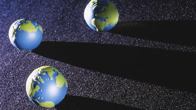 Which alternative world will we really see?