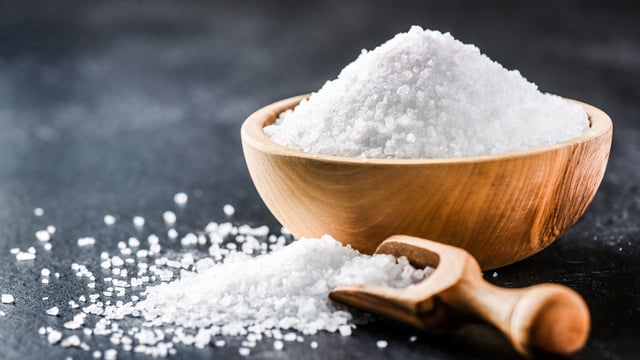 What Does “Salt of the Earth” Mean? (The Meaning of Matthew 5:13)